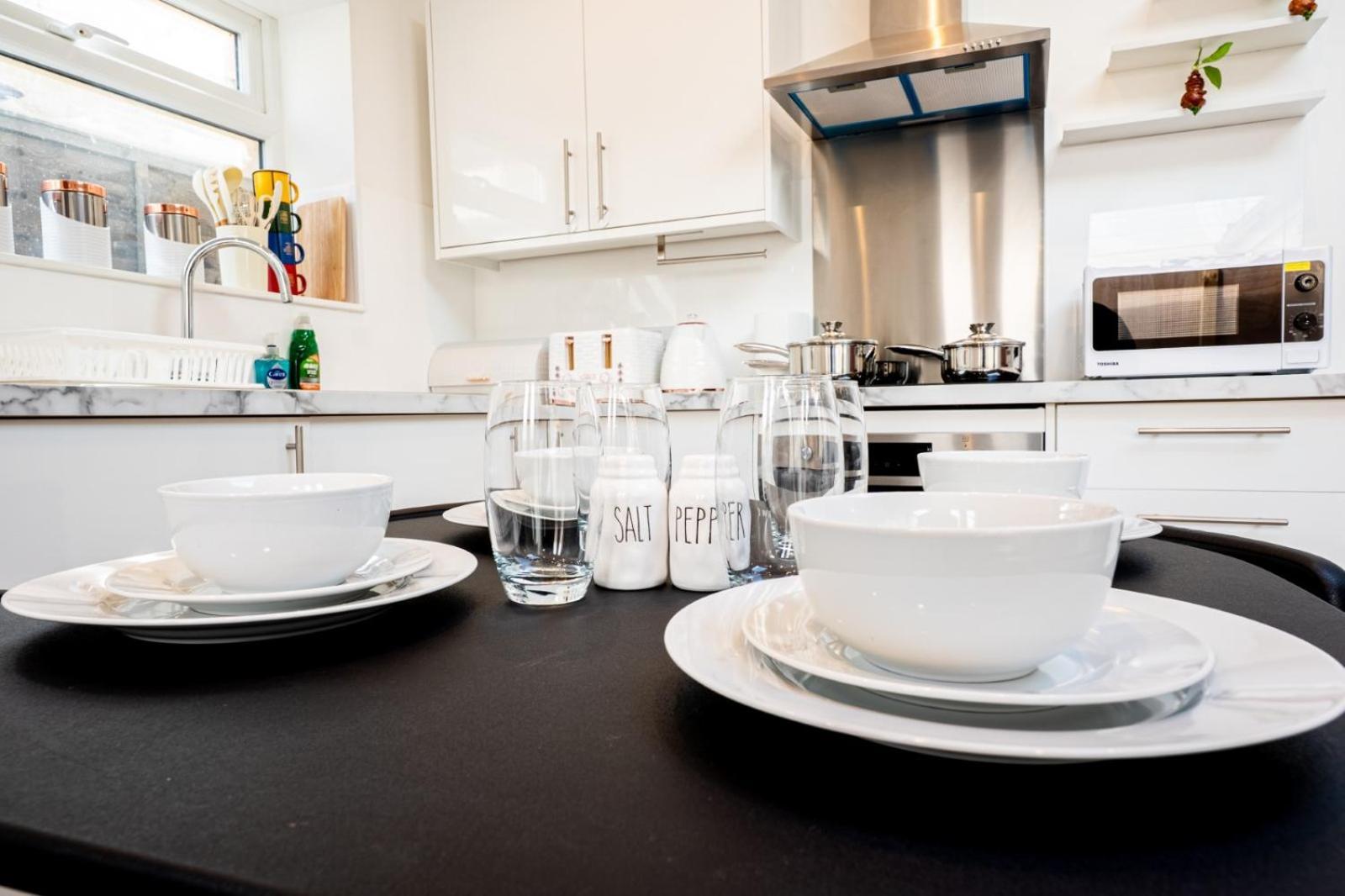 Harry Potter House 1br - Free On Street Parking - Self Check In - Sleeps Family Of 4 Apartment Watford (Hertfordshire)